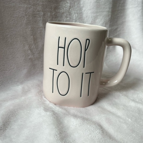 Rae Dunn Hop To It Easter Holiday Coffee Mug. NWT. Solid Pink - Picture 1 of 4